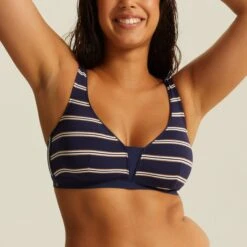 Haut De Maillot Sans Armatures Marine Précieux TAVOLARA -Bestform Soldes 2024 CS21103 A27 WEB 11 f9618fab 8b05 458b be68 0583f34352c3